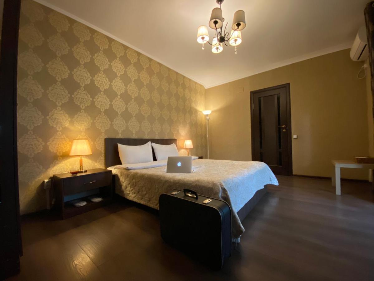 Lavitor Hotel Bishkek Exteriör bild