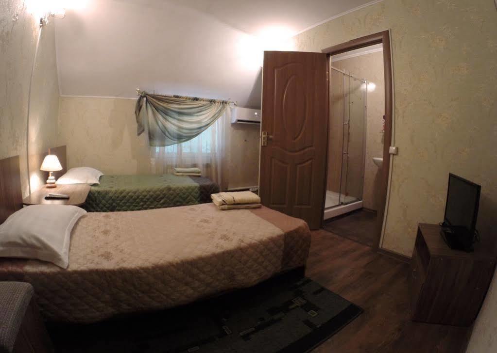 Lavitor Hotel Bishkek Exteriör bild