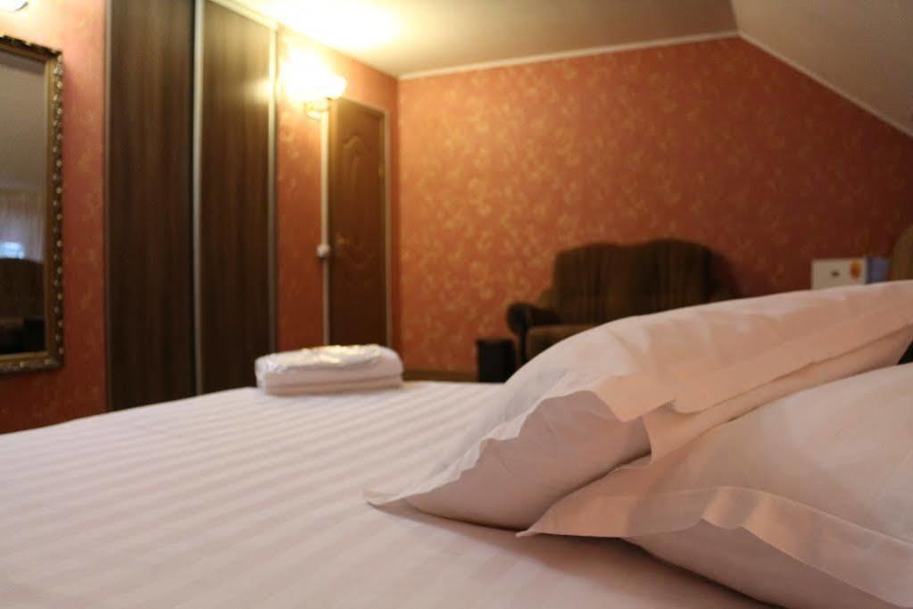 Lavitor Hotel Bishkek Exteriör bild