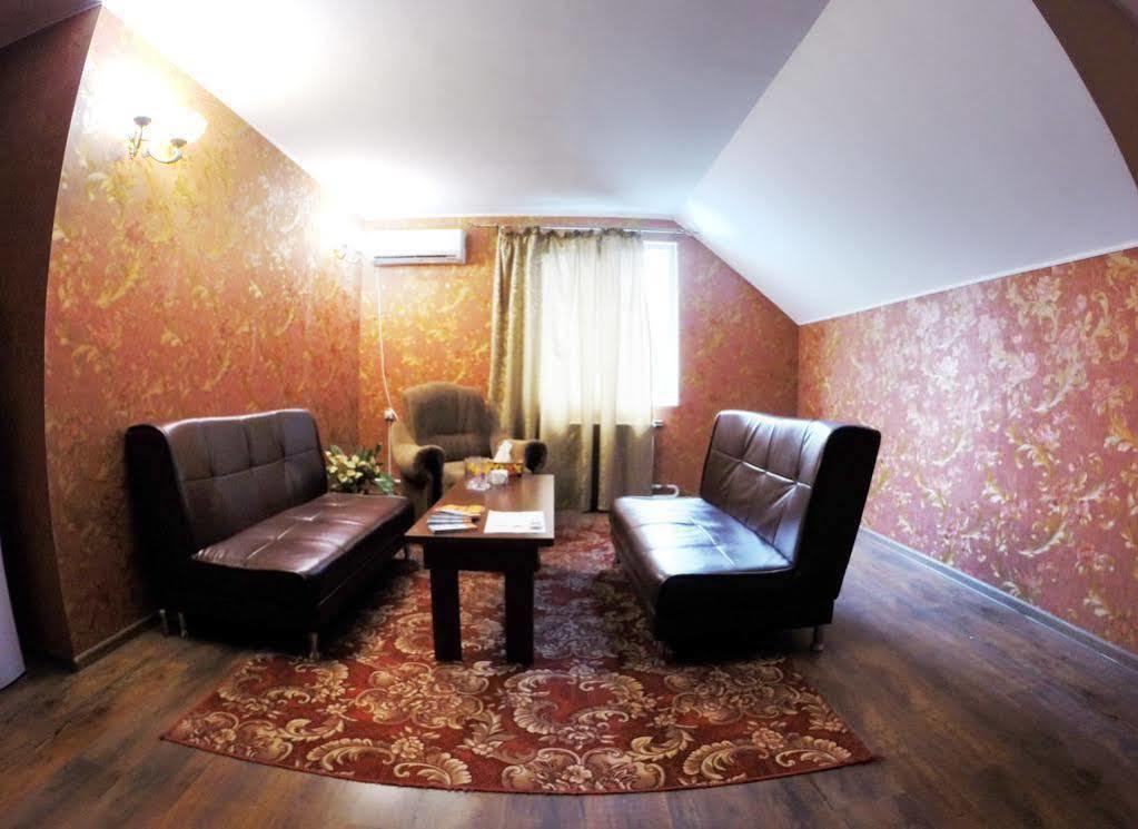 Lavitor Hotel Bishkek Exteriör bild